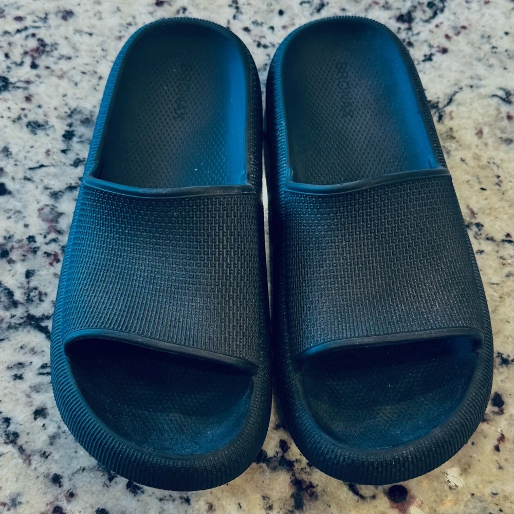 Bronax Cushion Slide Sandals Black Unisex Size 42-43 Comfortable-Beach-Pool